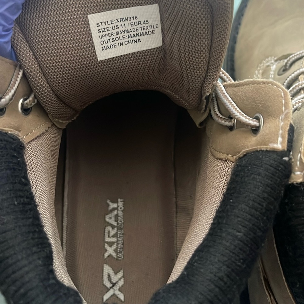 One pair of men’s boot 🥾 light brown in color.